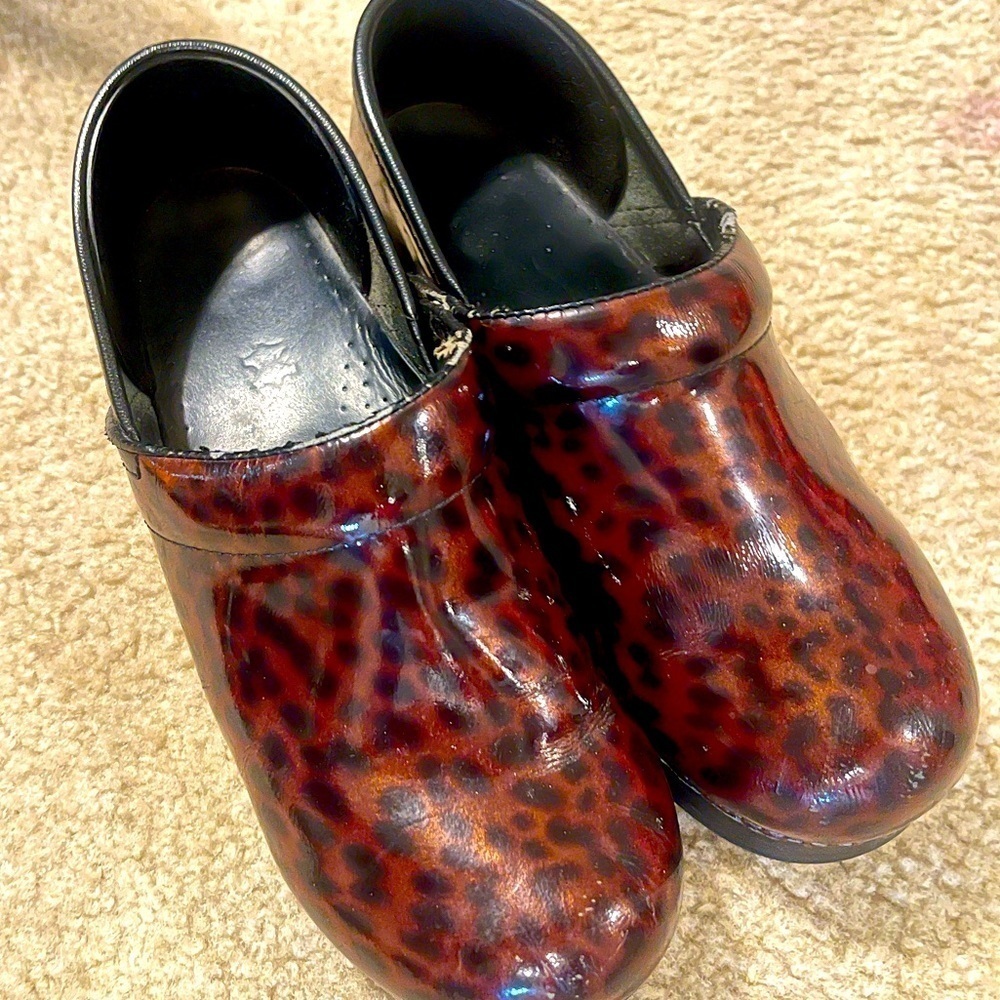 💥💥DANSKO CLOGS SIZE 38💥💥
